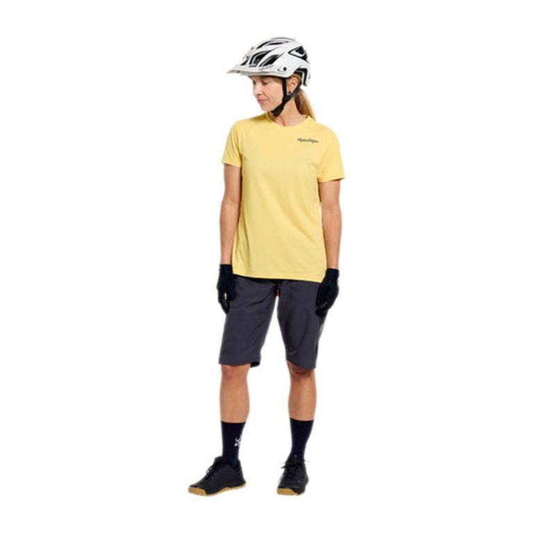 W Lilium Pro Short