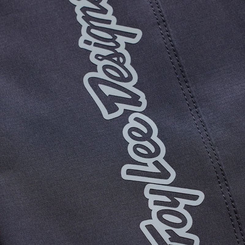 W Lilium Pro Short