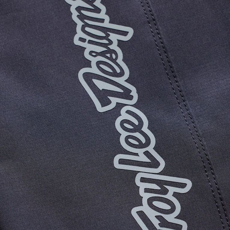 W Lilium Pro Short