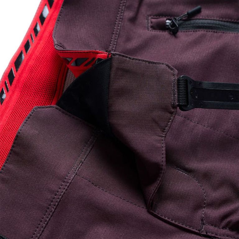 W Lilium Pro Short